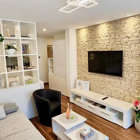 Comfort Bella Lucia Διαμέρισμα *