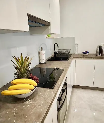 Comfort Bella Lucia アパート