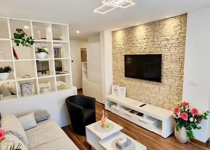 Comfort Bella Lucia アパート *