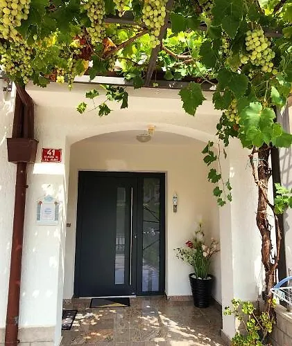 Comfort Bella Lucia アパート *